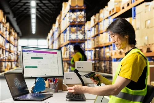 Amazon Opens Logistics Network To All Businesses